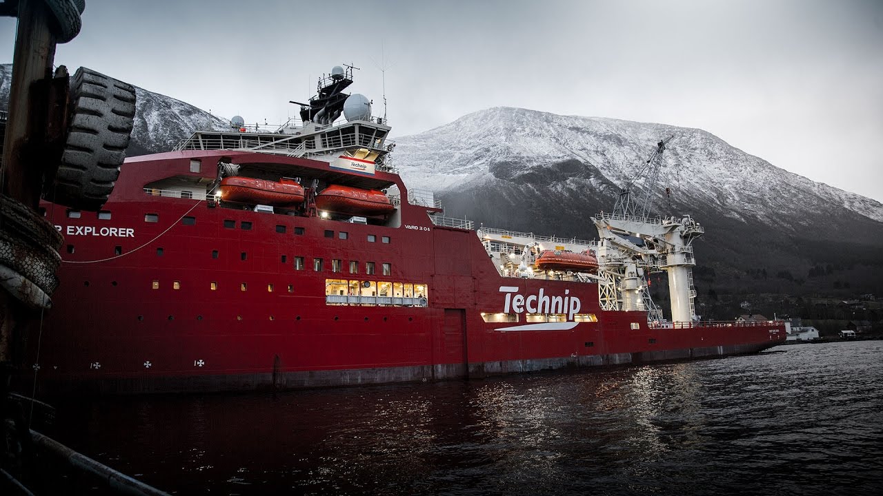 Sepro MoonPool Handling system on board DSV Deep Explorer.jpg